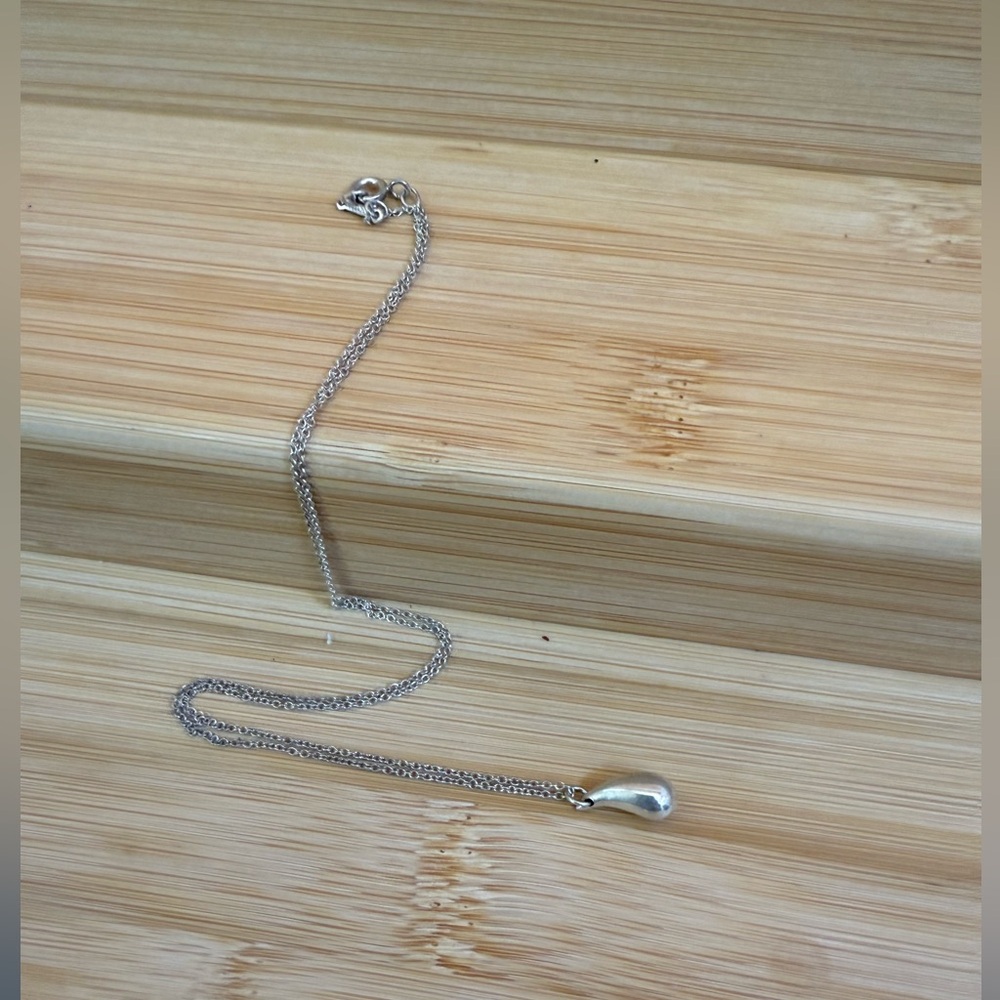 Tiffany’s drop necklace